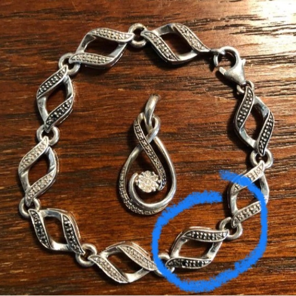 Black & White Diamond tennis bracelet set in sterling silver! - Picture 2 of 2